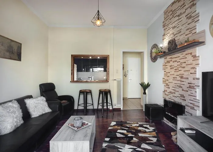 Central Apt In Town