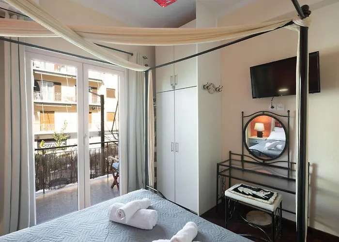 Central Apt In Town